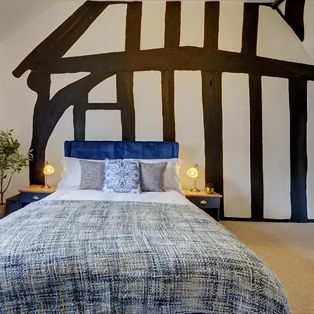Loft Cottage: Tudor Retreat Near Stratford-Upon-Avon Exterior photo