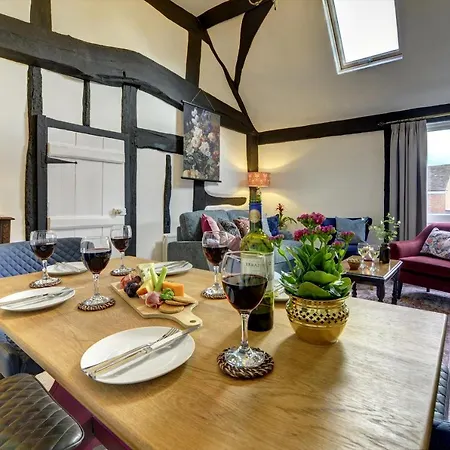 Loft Cottage: Tudor Retreat Near Stratford-Upon-Avon Exterior photo