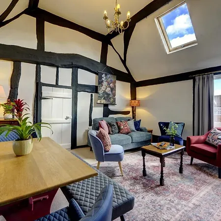 Loft Cottage: Tudor Retreat Near Stratford-Upon-Avon Exterior photo