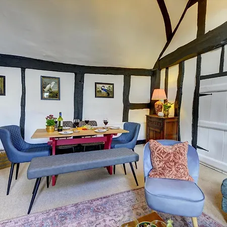 Loft Cottage: Tudor Retreat Near Stratford-Upon-Avon Exterior photo