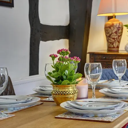 Loft Cottage: Tudor Retreat Near Stratford-Upon-Avon Exterior photo