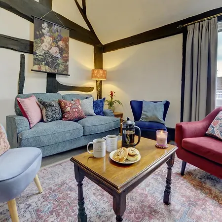 Loft Cottage: Tudor Retreat Near Stratford-Upon-Avon Exterior photo