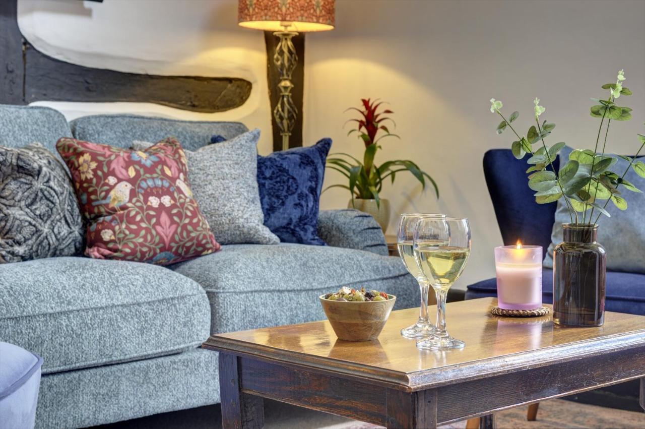Loft Cottage: Tudor Retreat Near Stratford-upon-Avon