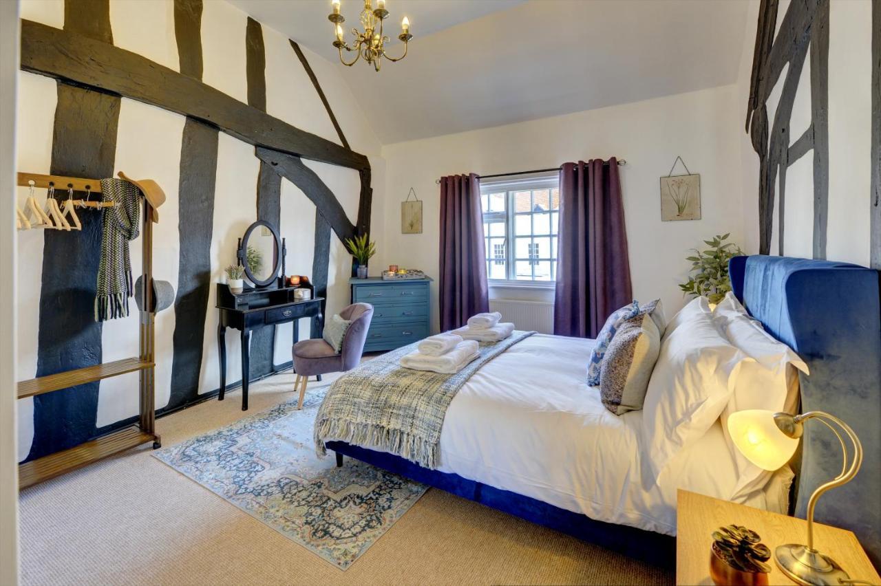 Loft Cottage: Tudor Retreat Near *