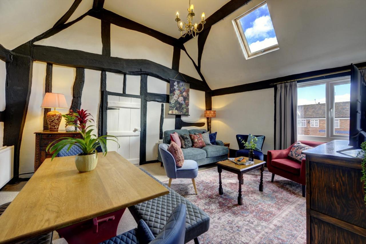 Loft Cottage: Tudor Retreat Near Stratford-upon-Avon