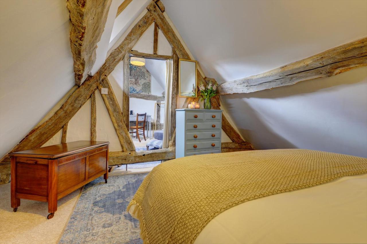 Loft Cottage: Tudor Retreat Near Apartment Stratford-upon-Avon