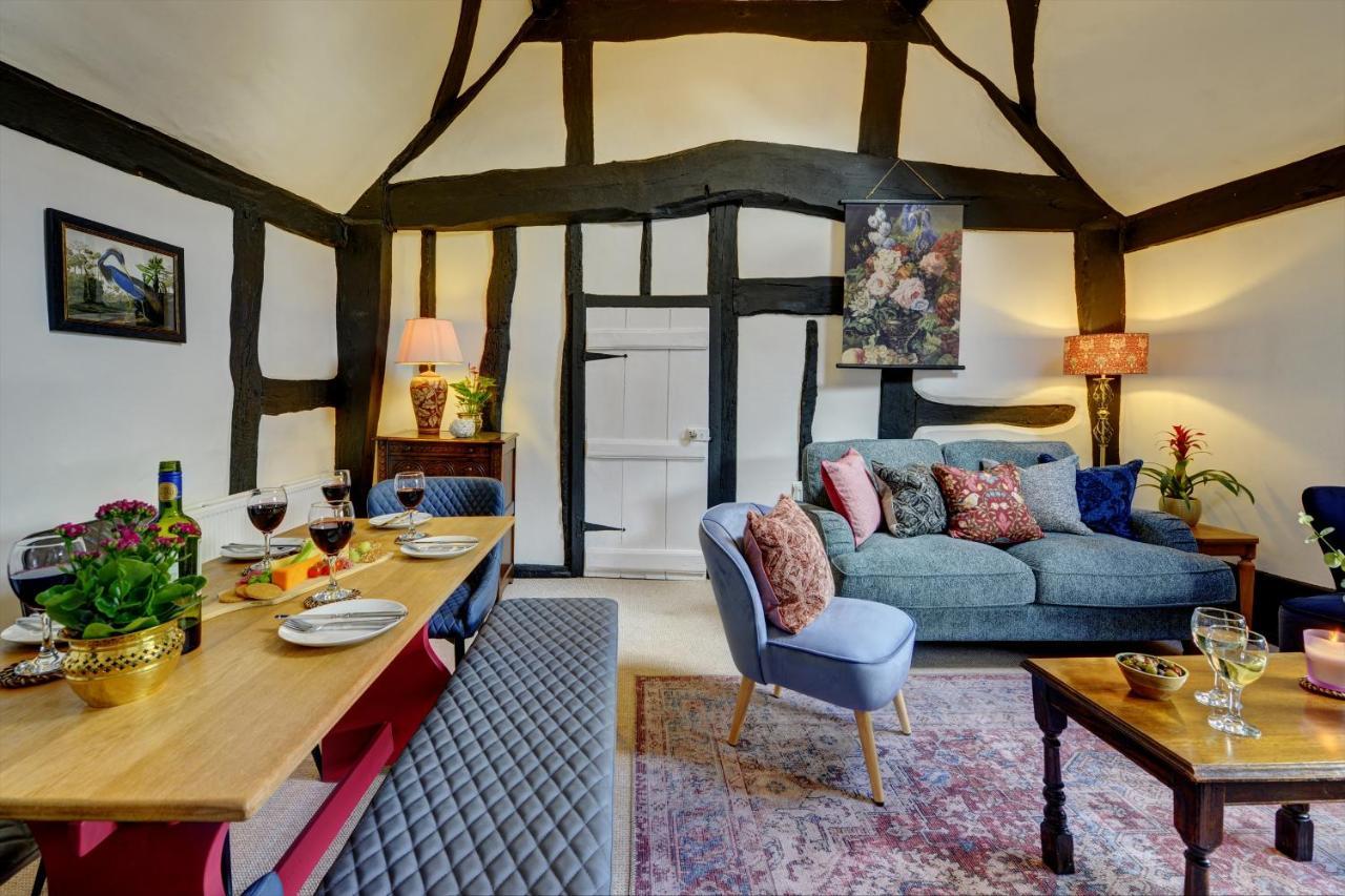 Loft Cottage: Tudor Retreat Near Apartment Stratford-upon-Avon