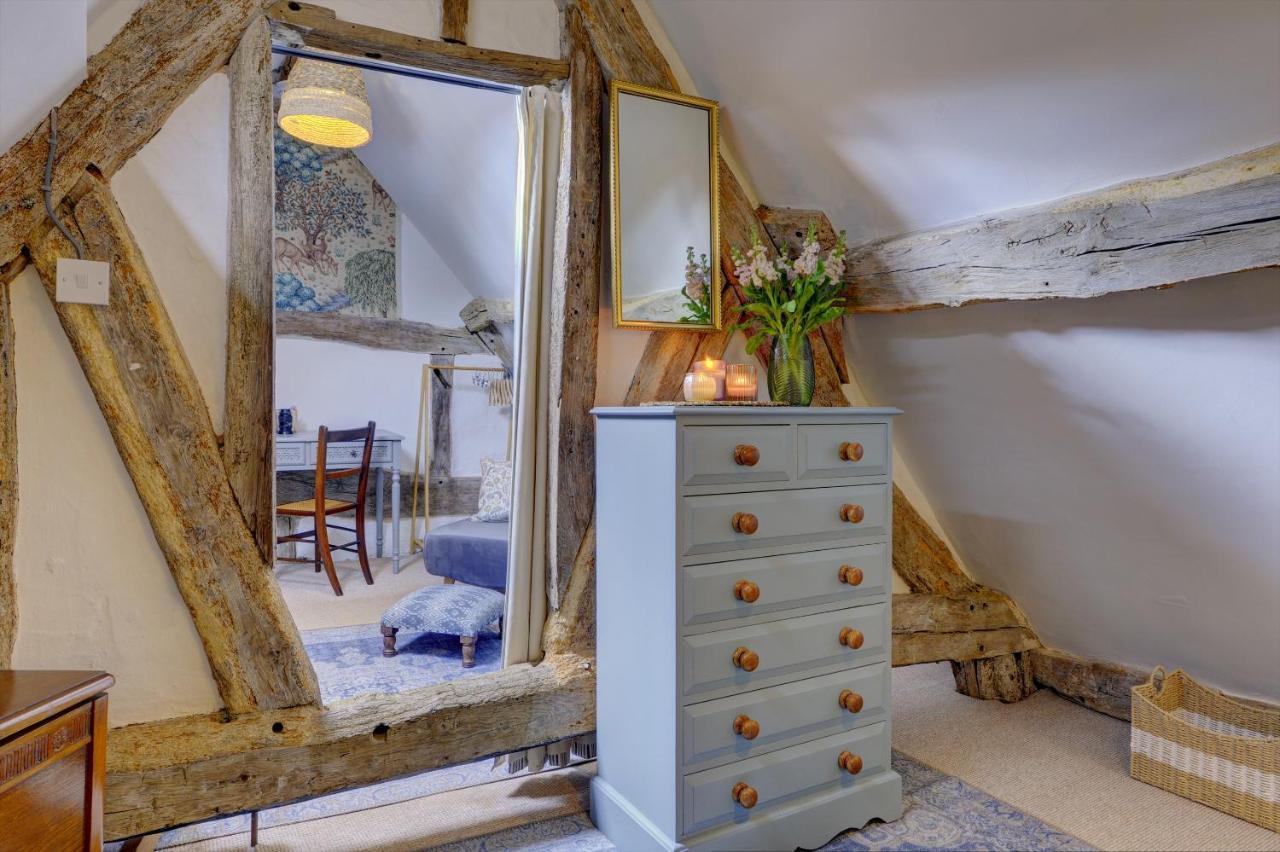 Loft Cottage: Tudor Retreat Near Stratford-upon-Avon