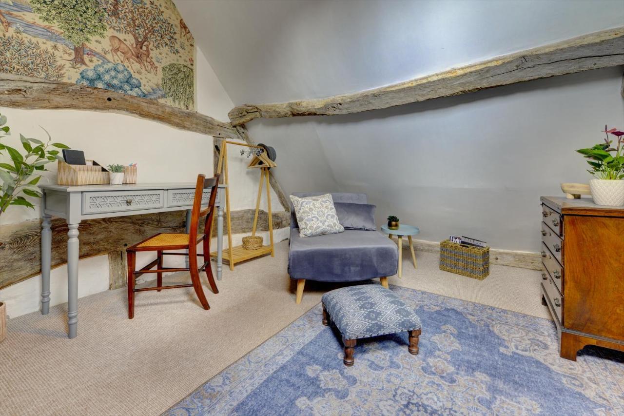 Loft Cottage: Tudor Retreat Near Apartment Stratford-upon-Avon
