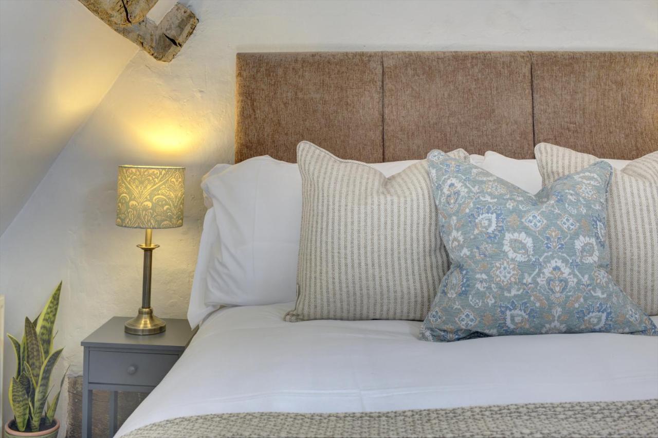 Loft Cottage: Tudor Retreat Near