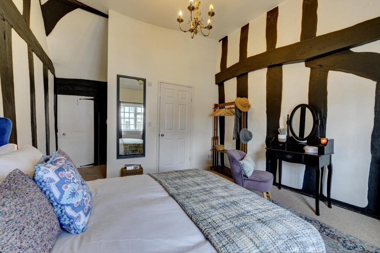 Loft Cottage: Tudor Retreat Near Apartment Stratford-upon-Avon