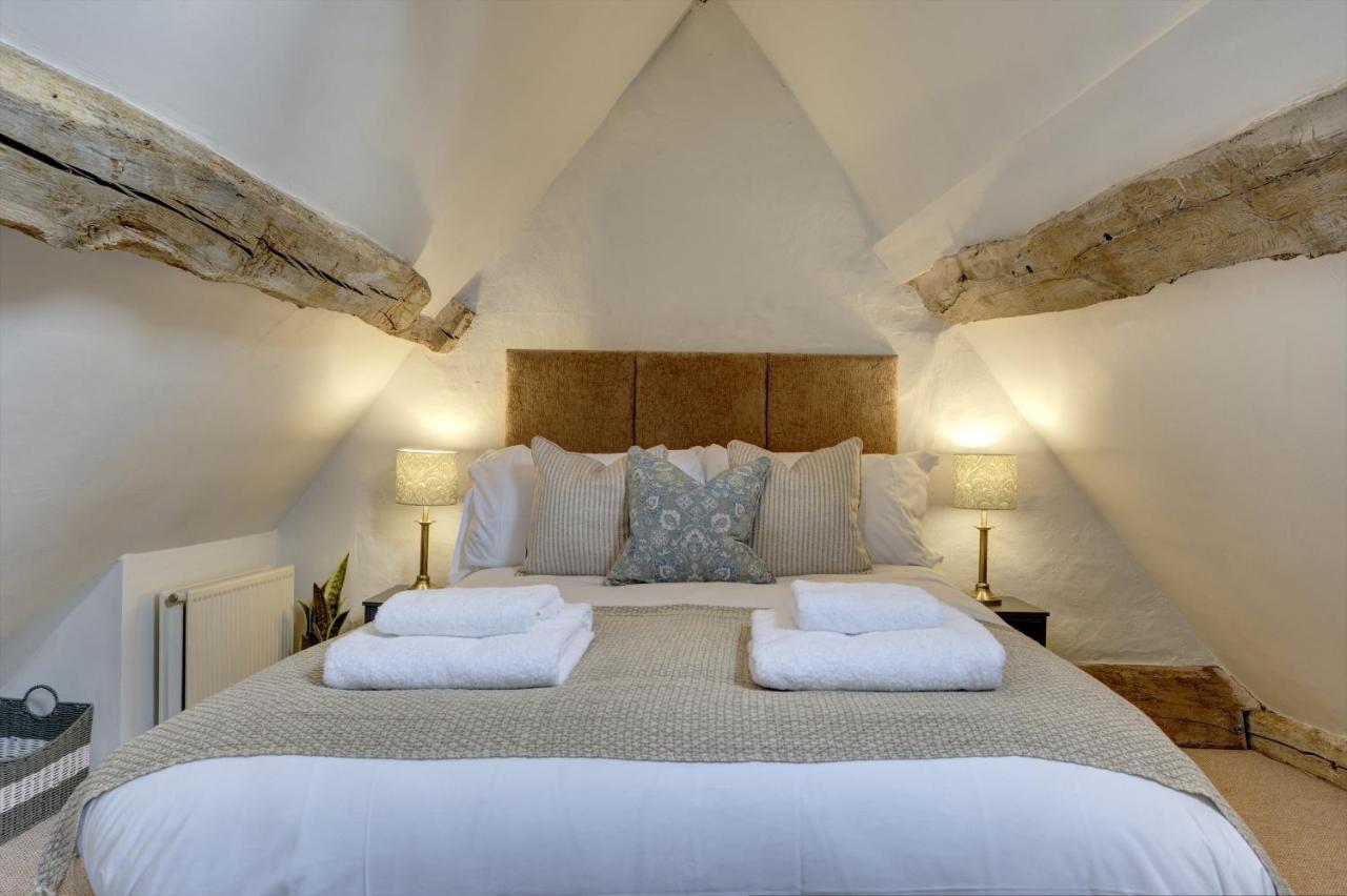 Loft Cottage: Tudor Retreat Near *