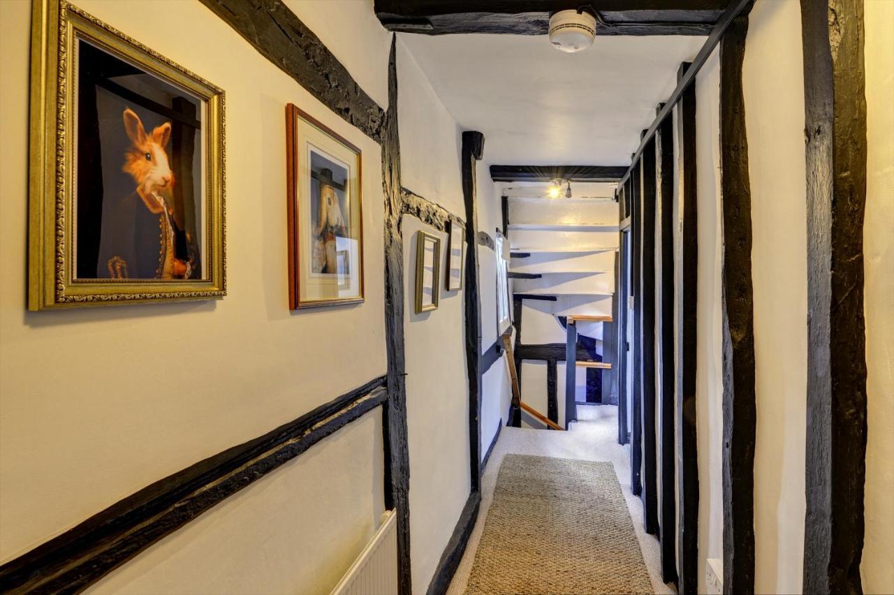 Apartment Loft Cottage: Tudor Retreat Near